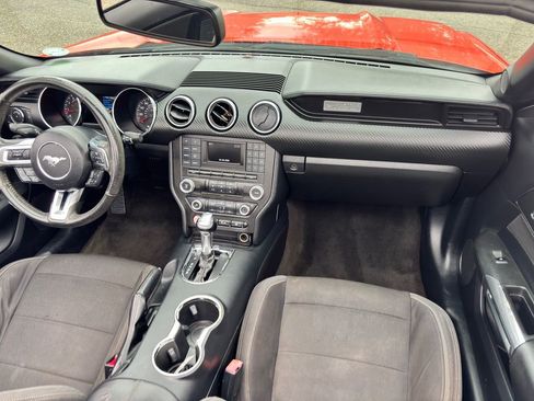 Used 2016 Ford Mustang Convertible RWD image 28