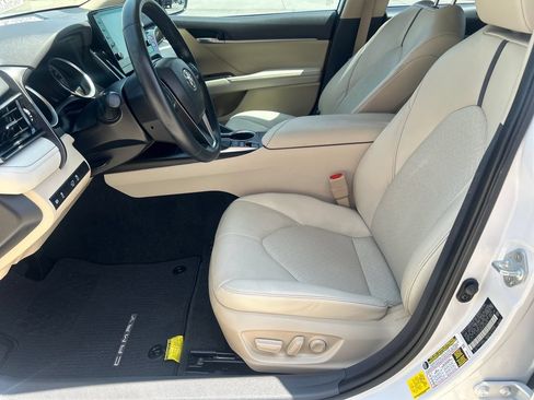 Certified 2022 Toyota Camry XLE FWD image 10