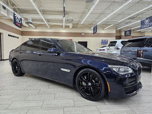 Used 2014 BMW 750Li image 4