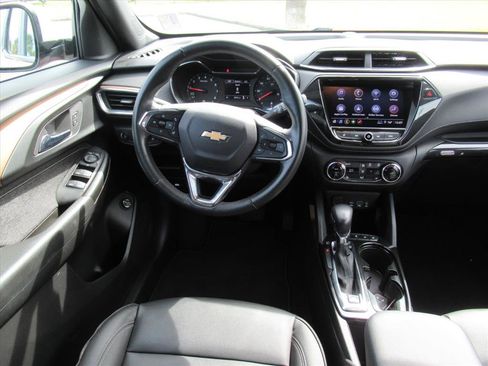 Used 2023 Chevrolet TrailBlazer ACTIV w/ Sun and Liftgate Package image 13