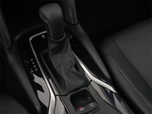 Used 2023 Toyota Corolla Cross XLE image 23