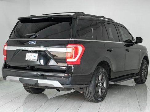 Used 2018 Ford Expedition XLT w/ Equipment Group 202A AWD/4WD image 6