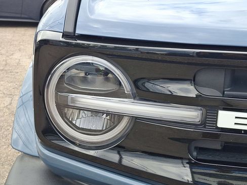 Used 2025 Ford Bronco Outer Banks AWD/4WD image 9