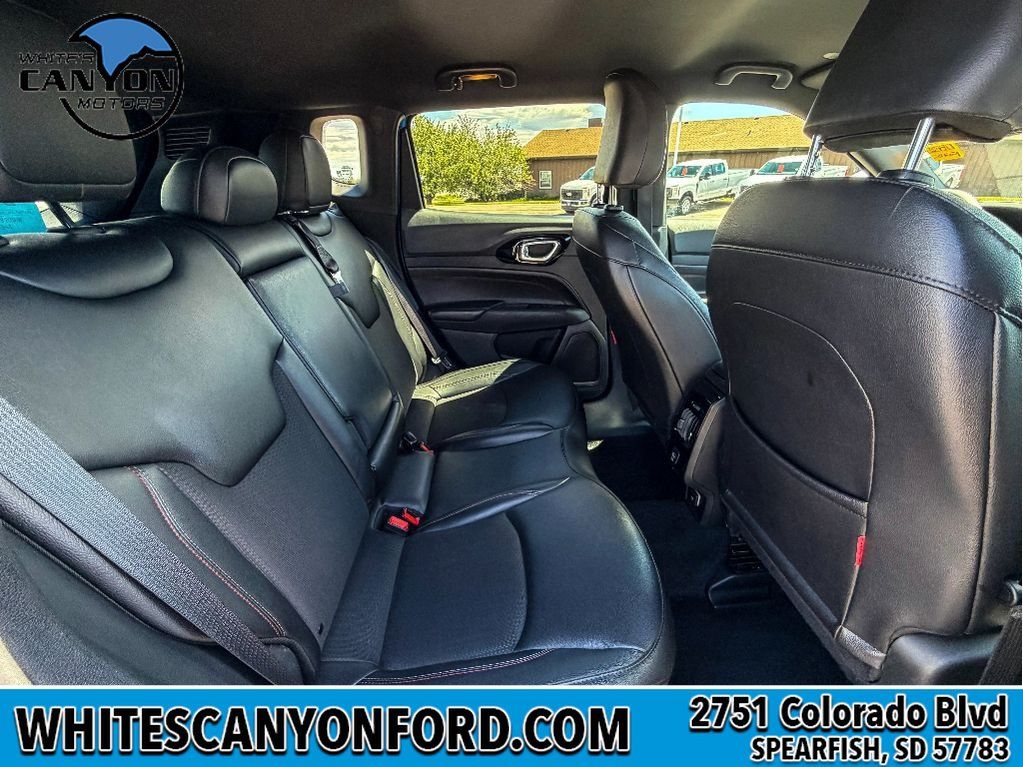 Used 2025 Jeep Compass Trailhawk AWD/4WD image 14
