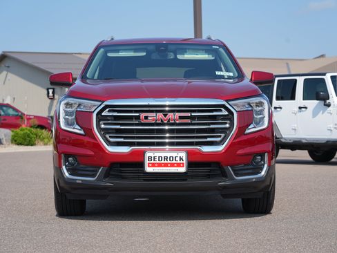 Used 2023 GMC Terrain SLT AWD/4WD image 8