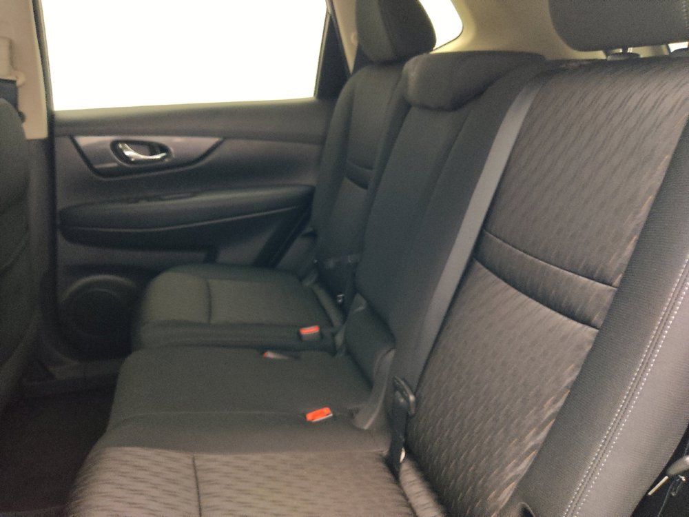 Used 2020 Nissan Rogue SV FWD image 18