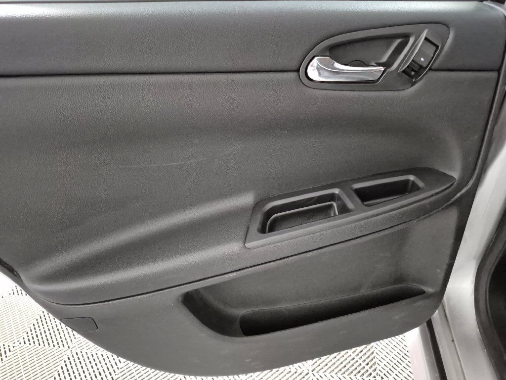 Used 2012 Chevrolet Impala LTZ FWD image 24