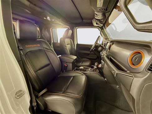 Used 2022 Jeep Gladiator Mojave w/ Trailer Tow Package image 24