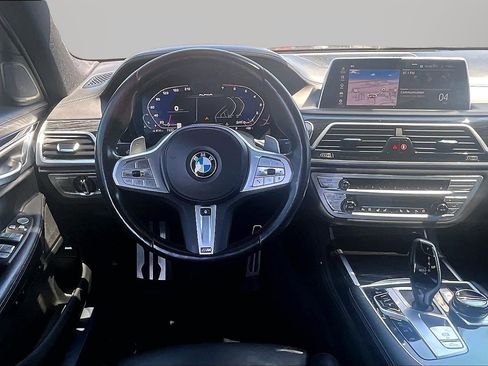 Used 2022 BMW 750i xDrive w/ Autobahn Package AWD/4WD image 4
