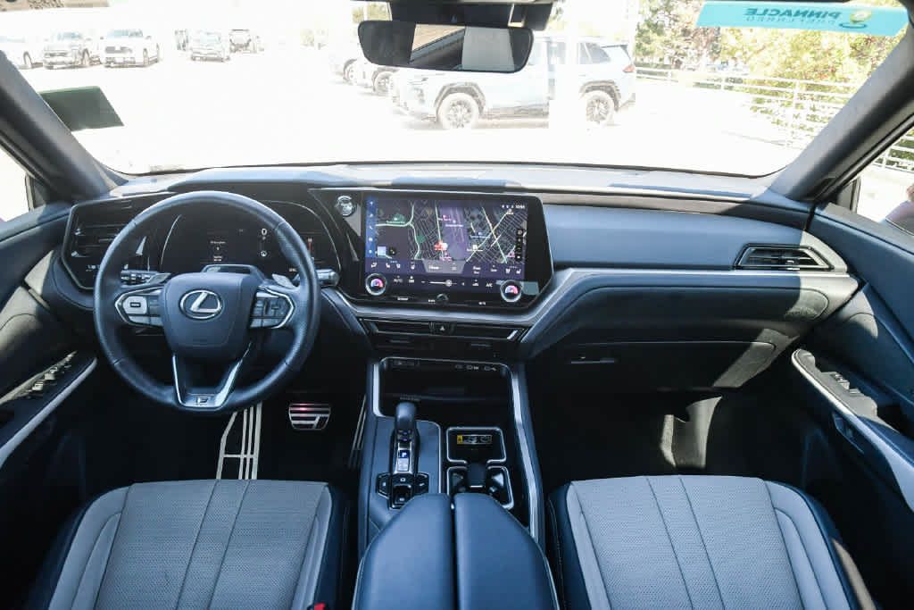 Used 2025 Lexus TX 500h AWD w/ Technology Package image 17