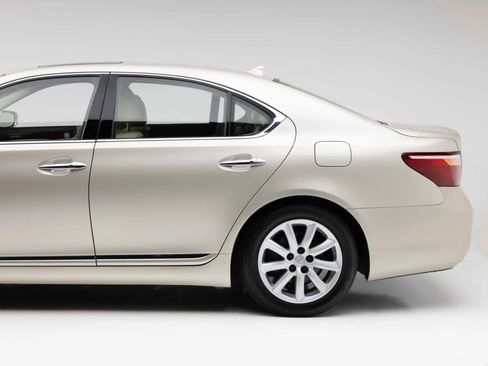 Used 2012 Lexus LS 460 w/ Luxury Value Edition RWD image 14