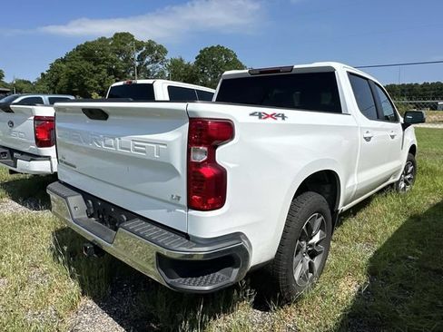Used 2022 Chevrolet Silverado 1500 LT AWD/4WD image 15
