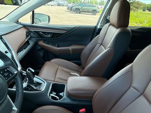 Used 2022 Subaru Outback Touring w/ Popular Package #2 AWD/4WD image 4
