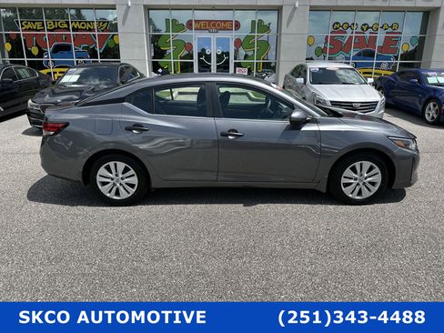 Used 2025 Nissan Sentra S image 6