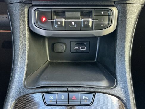 Used 2022 GMC Acadia AT4 w/ Preferred Package image 29