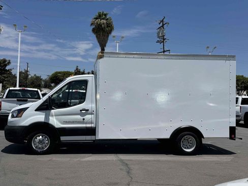 Used 2022 Ford Transit 350 DRW RWD image 2
