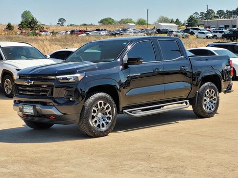 Used 2026 Chevrolet Colorado Z71 w/ Technology Package AWD/4WD image 3