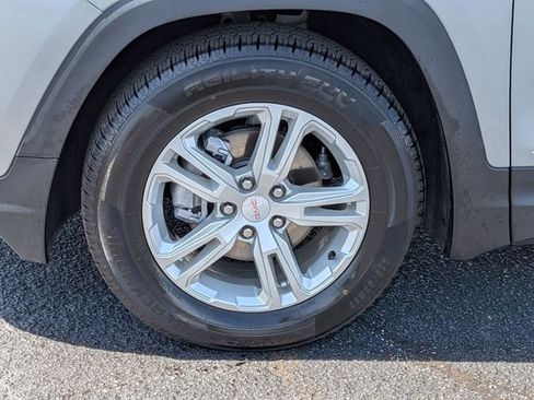 Used 2023 GMC Terrain SLE w/ Driver Convenience Package FWD image 10