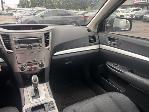 Used 2011 Subaru Legacy 2.5i Premium image 12