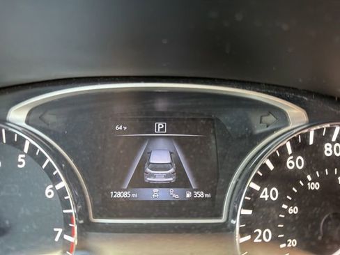 Used 2018 Nissan Pathfinder Platinum w/ Cargo Package FWD image 7