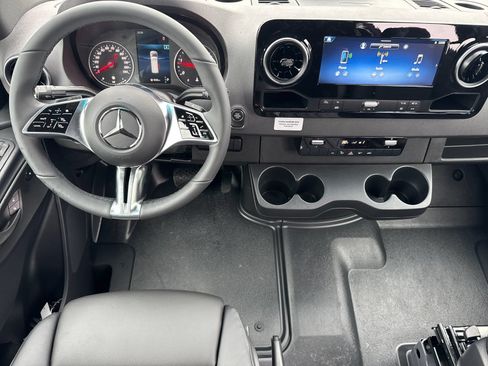 Used 2026 Mercedes-Benz Sprinter 2500 image 14
