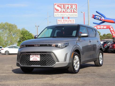 Used 2025 Kia Soul LX w/ LX Technology Package FWD image 7