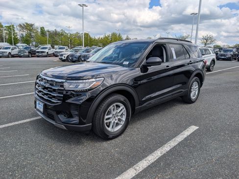 New 2026 Ford Explorer Active image 4