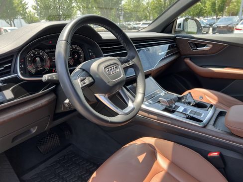 Certified 2024 Audi Q8 Premium AWD/4WD image 18