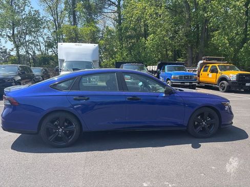 Used 2023 Honda Accord Sport image 4