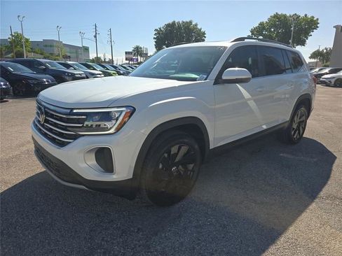 New 2026 Volkswagen Atlas SE FWD image 8