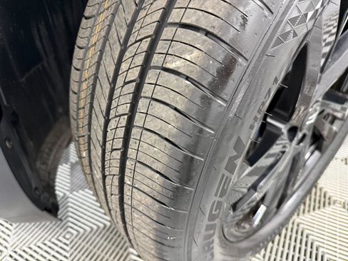 Used 2025 Volkswagen Atlas Cross Sport SEL R-Line image 39