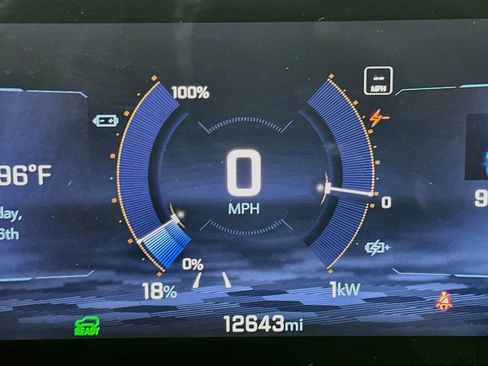 Used 2025 Chevrolet Equinox EV LT FWD image 19