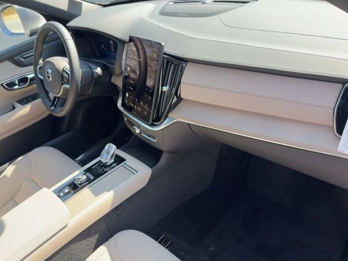 New 2026 Volvo XC90 B6 Plus w/ Protection Package image 31