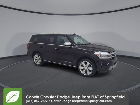Used 2023 Ford Expedition Platinum AWD/4WD image 2