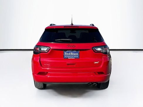 Used 2022 Jeep Compass Limited w/ (RED) Package image 9
