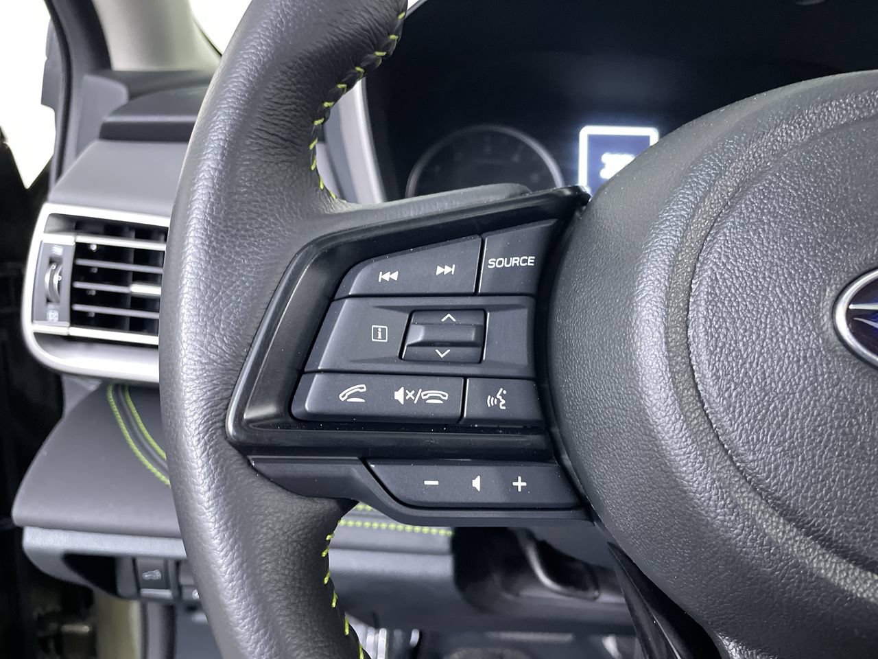 Used 2025 Subaru Outback Onyx Edition AWD/4WD image 27