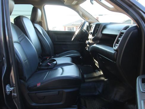 Used 2019 RAM 3500 Tradesman w/ Chrome Appearance Group AWD/4WD image 10