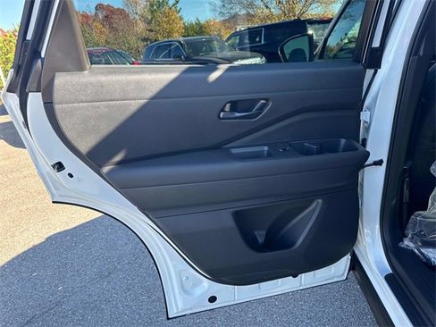 New 2025 Nissan Pathfinder Rock Creek image 15