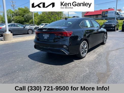 Used 2022 Kia Forte LXS FWD image 9