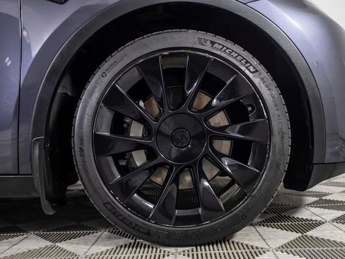 Used 2021 Tesla Model Y Long Range AWD/4WD image 31