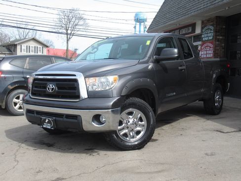 Used 2013 Toyota Tundra 4x4 Double Cab w/ Tow Pkg image 24