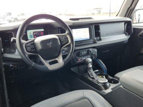 Used 2022 Ford Bronco Black Diamond image 10