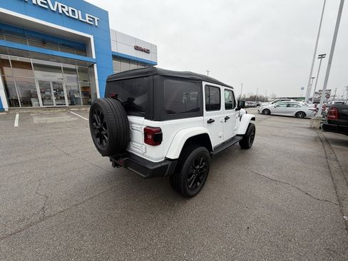 Used 2021 Jeep Wrangler Unlimited Sahara image 5