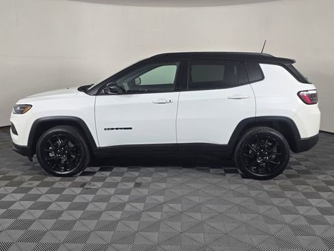 Used 2023 Jeep Compass Altitude image 6