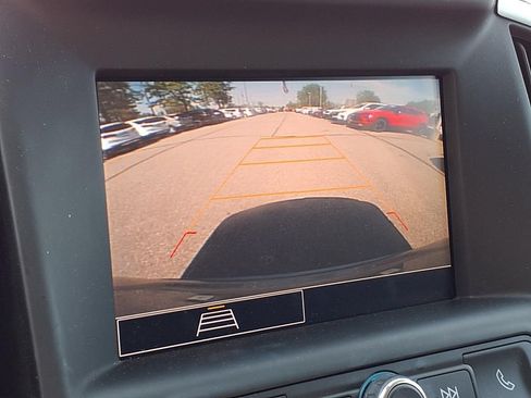 Used 2024 GMC Terrain SLE w/ Driver Convenience Package FWD image 24