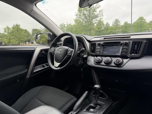 Used 2016 Toyota RAV4 LE FWD image 19