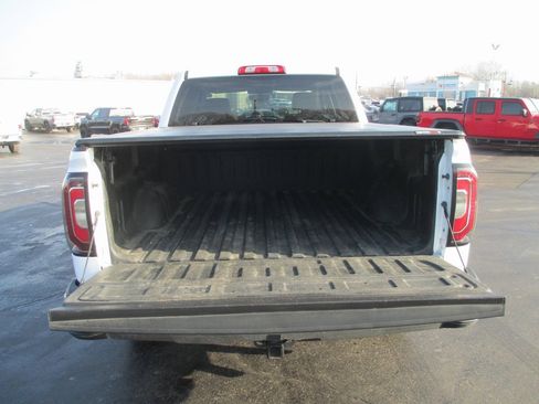 Used 2018 GMC Sierra 1500 SLT w/ SLT Premium Package image 6