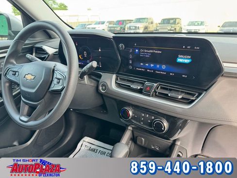 Used 2025 Chevrolet TrailBlazer LT AWD/4WD image 45