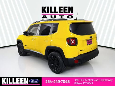 Used 2023 Jeep Renegade Altitude AWD/4WD image 7