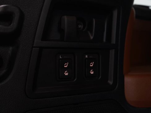 Used 2019 Toyota Sequoia Platinum AWD/4WD image 11